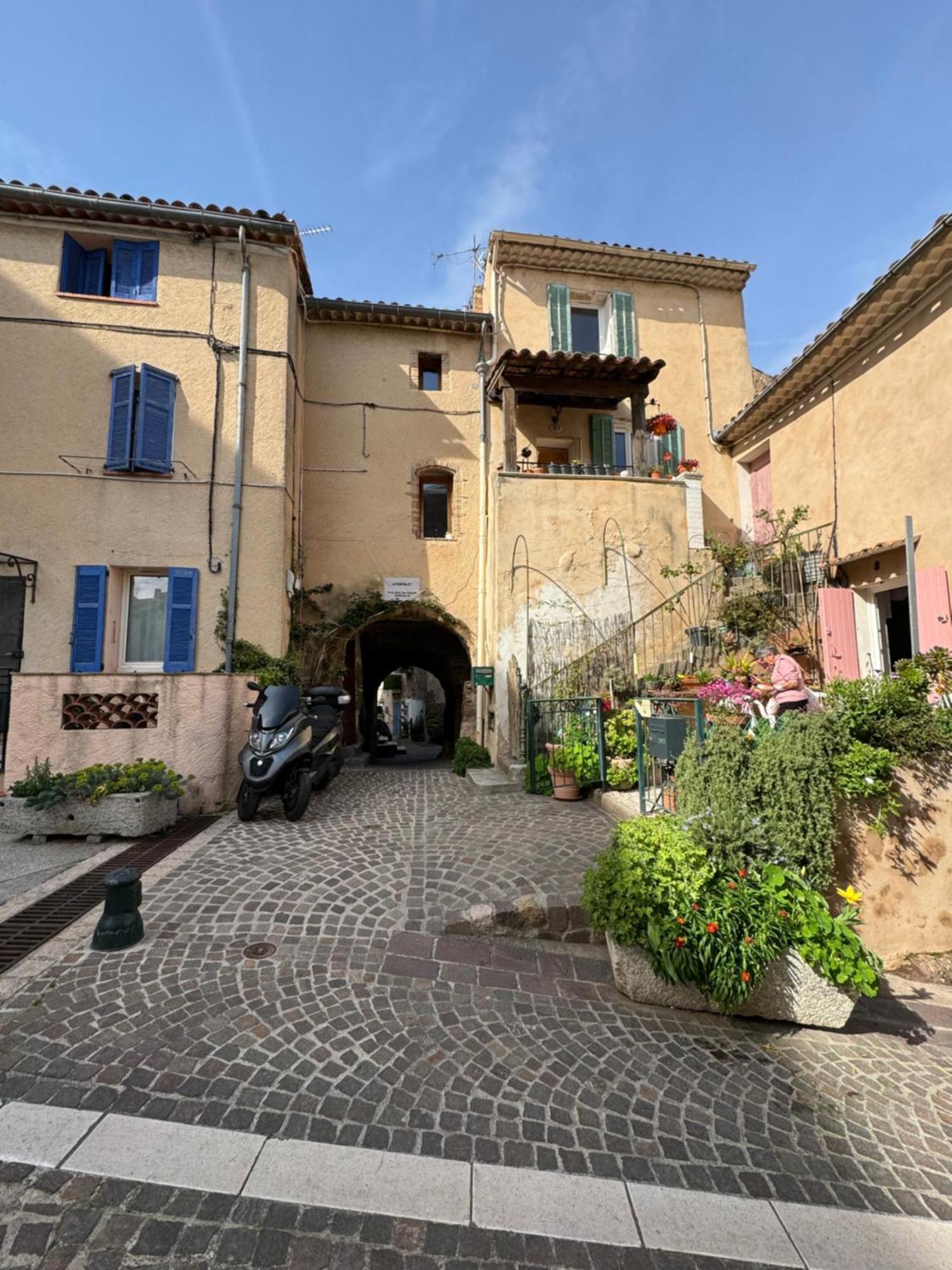 Appartamento Chez Kay Roquebrune-sur Argens Esterno foto
